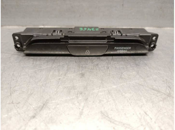 Recambio de mando multifuncion para hyundai i30 (pde, pd, pden) 2.0 n referencia OEM IAM 93770G4AA0 