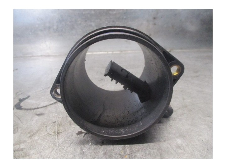 Recambio de caudalimetro para ssangyong korando 2.0 td cat referencia OEM IAM A6710940048 0281006043 BOSCH