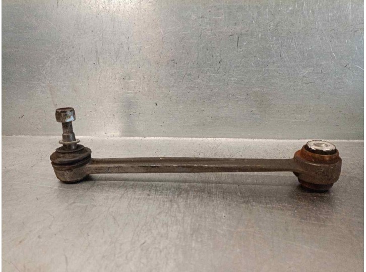 Recambio de brazo suspension inferior trasero izquierdo para ssangyong rodius 2.7 turbodiesel cat referencia OEM IAM 1513500553 