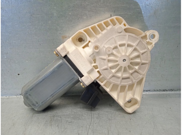 Recambio de motor elevalunas delantero izquierdo para mercedes-benz clase a (w169) 2.0 cdi cat referencia OEM IAM A1698281742 6 