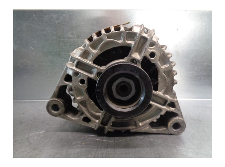 Recambio de alternador para opel vectra b berlina 2.0 dti referencia OEM IAM 6204024 VALEO