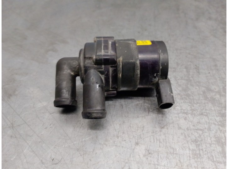 Recambio de bomba agua para porsche cayenne (typ 92aa) 3.0 v6 tdi cat referencia OEM IAM 7L0965561J 