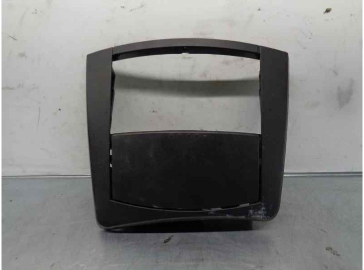 Recambio de cenicero para cadillac cts 3.2 v6 cat referencia OEM IAM 12200  