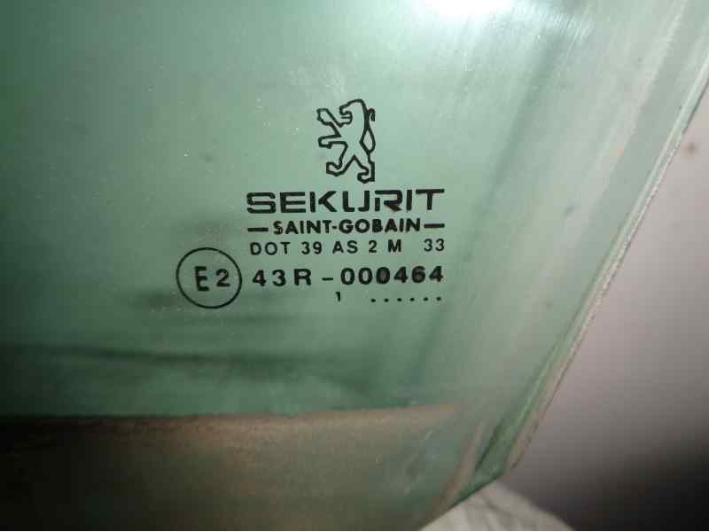 Recambio de luna delantera izquierda para peugeot 206 berlina 1.1 referencia OEM IAM  43R-000464 DOT39AS2M33