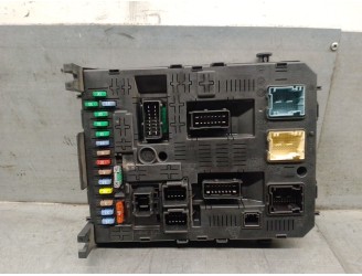 Recambio de caja reles / fusibles para citroën c4 picasso i monospace (ud_) 2.0 hdi 150 referencia OEM IAM 281197595 JOHNSON CO