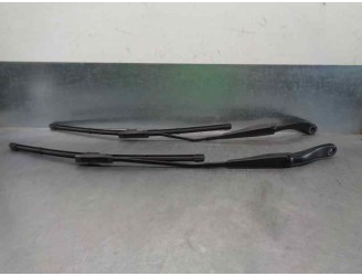 Recambio de brazo limpia delantero derecho para dacia sandero ii 0.9 tce cat referencia OEM IAM 288865045R  