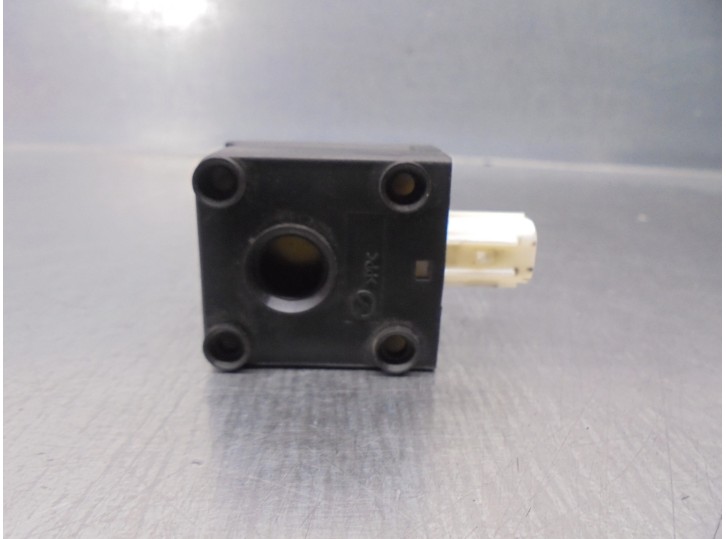 Recambio de modulo electronico para mazda 3 sedán (bp) referencia OEM IAM BCKA676B1 