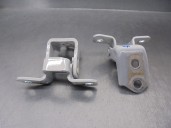 Recambio de bisagra puerta para mazda 3 sedán (bp) referencia OEM IAM 4860755  