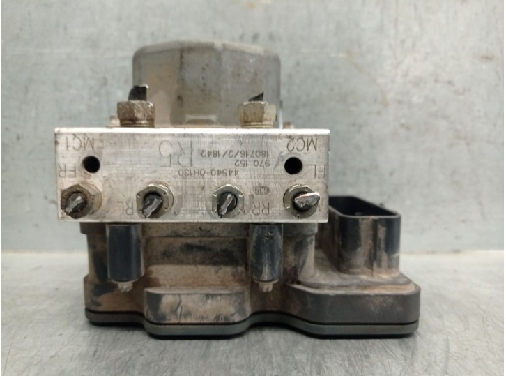 Recambio de abs para peugeot 108 1.0 vti 72 referencia OEM IAM 445400H130 1611918680 