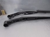 Recambio de brazo limpia delantero derecho para mazda 3 sedán (bp) referencia OEM IAM BHS267321 BHS367321 