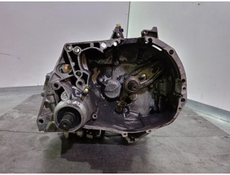 Recambio de caja cambios para renault 5 (b/c40) 1.0 referencia OEM IAM JB4003 S010044 7701653353