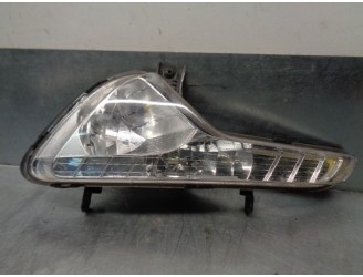 Replacement left fog light for Kia Sportage 1.6 CAT OEM IAM reference 
