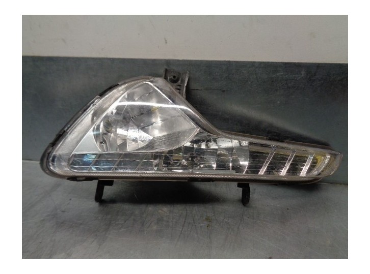 Replacement left fog light for Kia Sportage 1.6 CAT OEM IAM reference 