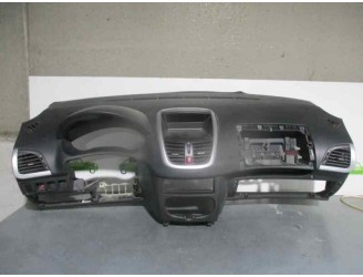 Recambio de salpicadero para peugeot 206+ 1.4 hdi referencia OEM IAM 824720 NEGRO 