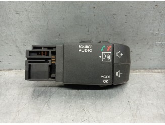 Recambio de mando volante para renault trafic ii furgoneta (fl) 2.5 dci 145 (fl0j) referencia OEM IAM 8200950420 8200950420 F106