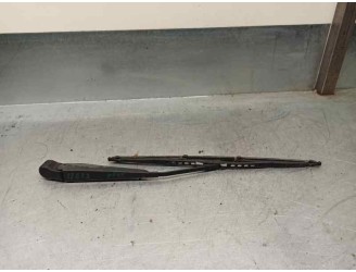 Recambio de brazo limpia trasero para opel sintra 2.2 16v dti referencia OEM IAM 