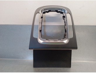 Recambio de moldura para hyundai kona 1.0 tgdi cat referencia OEM IAM 84632J9AA0  