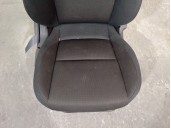 Recambio de asiento delantero derecho para mazda 3 sedán (bp) referencia OEM IAM 4860802 TELA NEGRA 5 PUERTAS