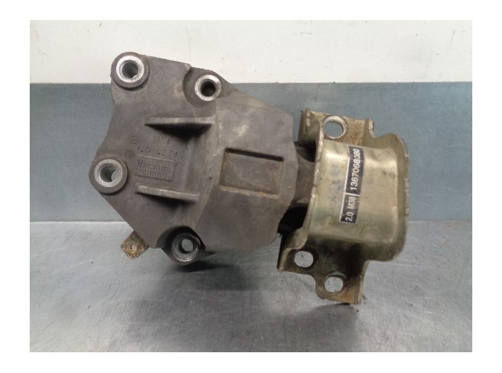 Replacement right engine mount for Fiat Ducato closed box 30 (06.2006=>) 2.0 JTD CAT OEM IAM reference 1367068080 