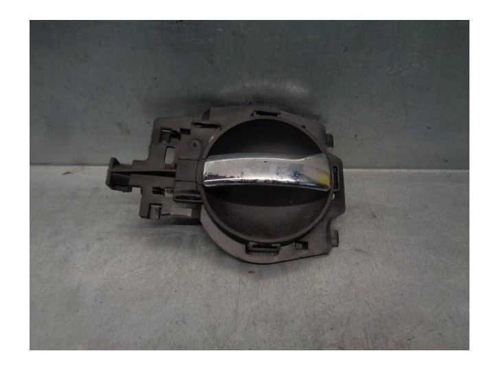 Recambio de maneta interior delantera izquierda para citroën c3 1.1 referencia OEM IAM 9680187877 