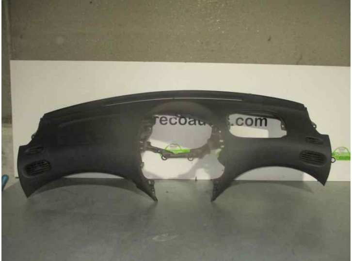 Recambio de salpicadero para toyota yaris verso (ncp2/nlp2) 1.4 turbodiesel cat referencia OEM IAM NEGRO 
