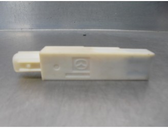 Recambio de antena para mazda 3 sedán (bp) referencia OEM IAM KD47676NXA 