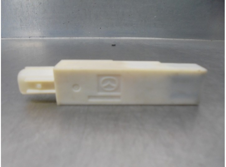 Recambio de antena para mazda 3 sedán (bp) referencia OEM IAM KD47676NXA 