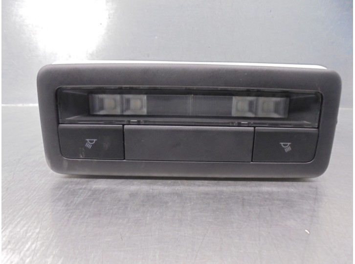 Recambio de luz interior para mazda 3 sedán (bp) referencia OEM IAM BCJH021E28 TRASERA