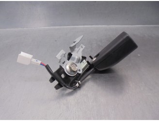 Recambio de enganche cinturon trasero izquierdo para mazda 3 sedán (bp) referencia OEM IAM BAH150037J 