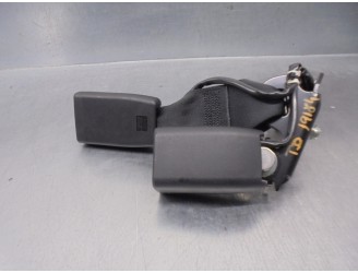 Recambio de enganche cinturon trasero derecho para mazda 3 sedán (bp) referencia OEM IAM BAH150027J 4 PINES TRA DER CENT ,