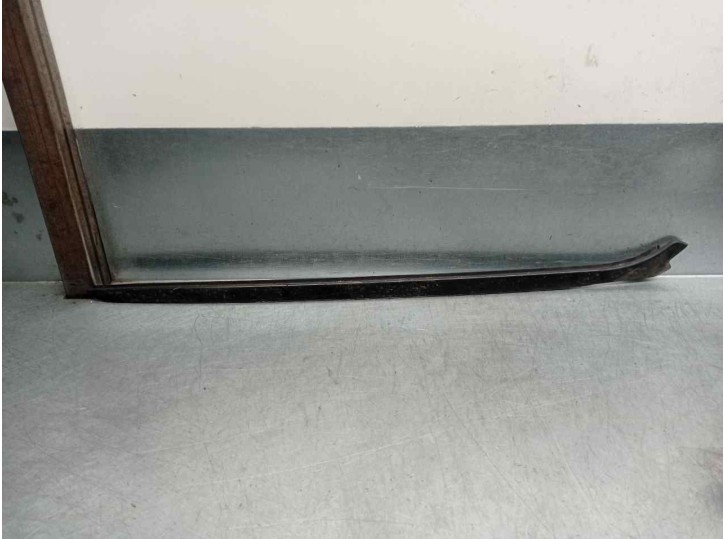 Recambio de molduras delanteras para bmw serie 3 lim. (f30) 318d referencia OEM IAM 7258188 22339910 