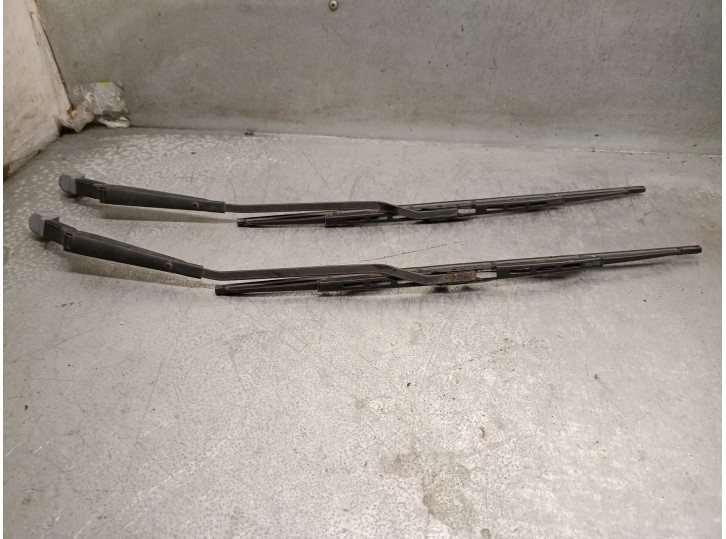 Recambio de brazo limpia delantero derecho para daewoo aranos 2.0 referencia OEM IAM C20LE 