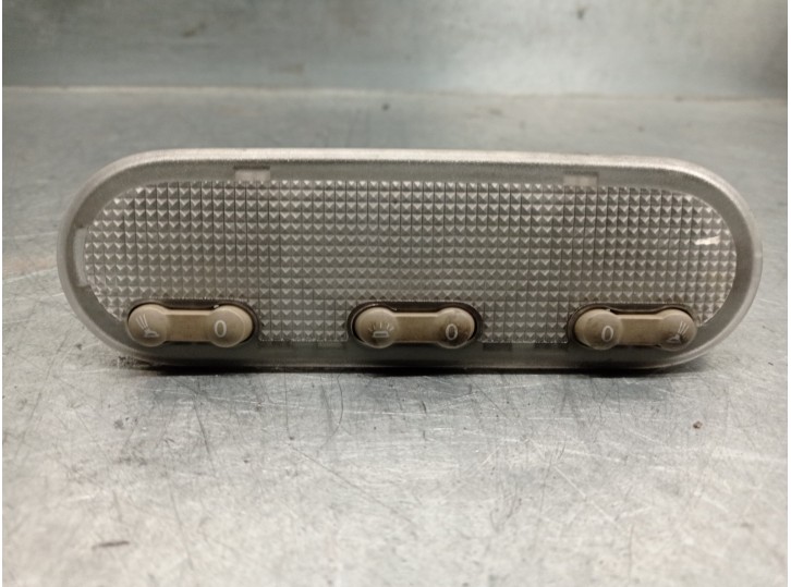 Recambio de luz interior para renault scenic ii 1.5 dci diesel referencia OEM IAM 8200073234 