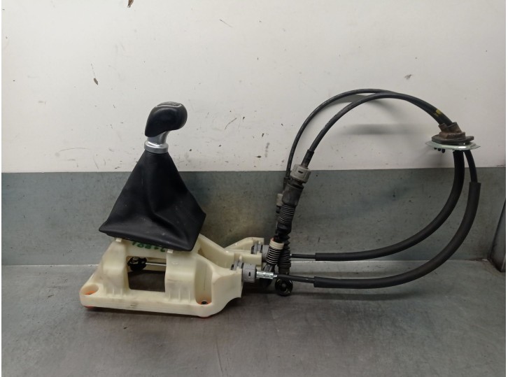 Recambio de palanca cambio para hyundai i20 ii (gb, ib) 1.2 referencia OEM IAM 43700C8310  