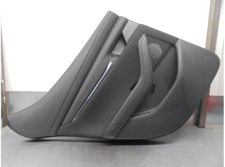 Recambio de guarnecido puerta trasera izquierda para mazda 3 sedán (bp) referencia OEM IAM BCJH6856Z BCJH5581A 