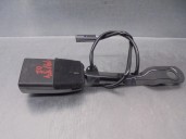 Recambio de enganche cinturon para mazda 3 sedán (bp) referencia OEM IAM BBCKA57680A 2 PINES DEL IZQ.
