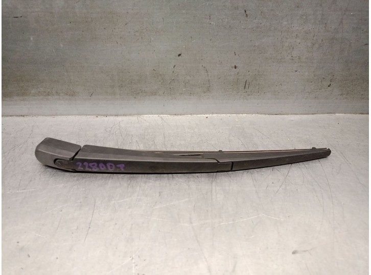 Replacement rear wiper arm for Toyota Avensis Station Wagon (_T27_) 2.0 D-4D (ADT270_) OEM IAM reference 8524105100 8524
