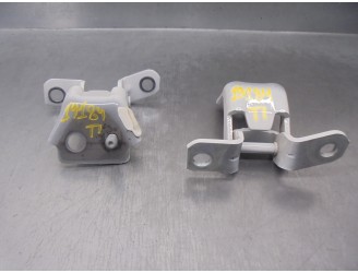 Recambio de bisagra puerta para mazda 3 sedán (bp) referencia OEM IAM 4860863  