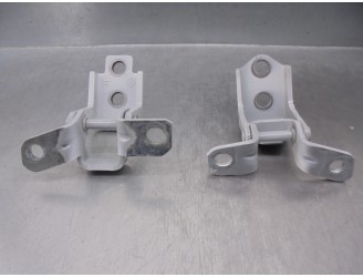 Recambio de bisagra puerta para mazda 3 sedán (bp) referencia OEM IAM 4860871  