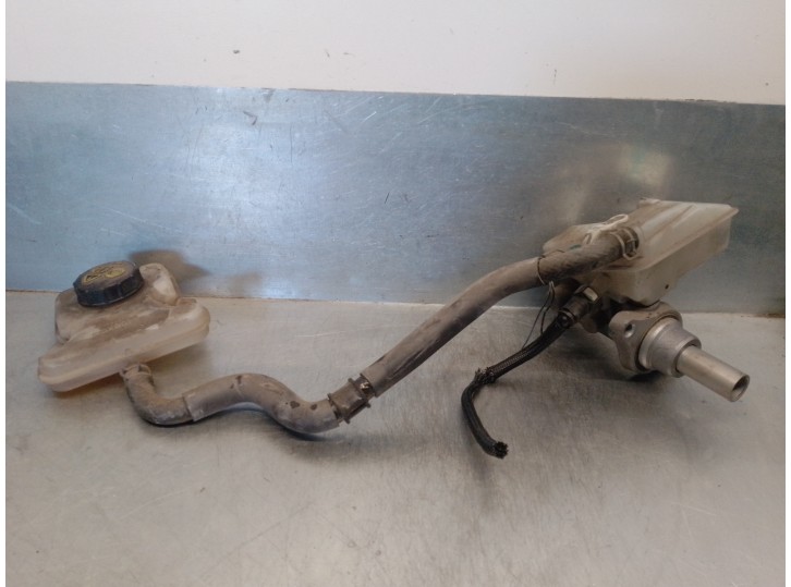 Recambio de bomba freno para mazda 5 berl. (cr) 2.0 diesel cat referencia OEM IAM C23643550 CCY94340ZA 