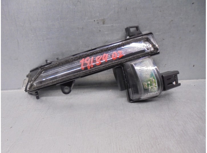 Recambio de piloto lateral izquierdo para mazda 3 sedán (bp) referencia OEM IAM BCKA69182 BCKA-69-182 