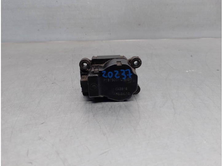 Recambio de motor calefaccion para dacia sandero iii 1.0 tce 90 referencia OEM IAM P1975001U  
