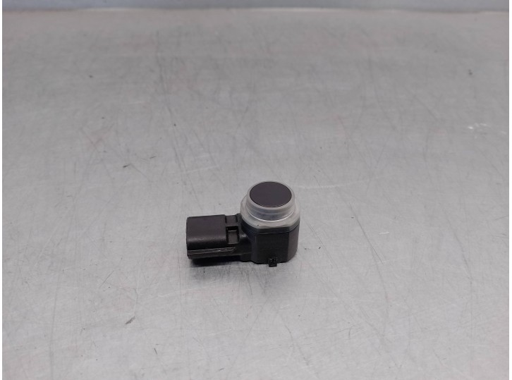 Replacement parking sensor for Dacia Sandero III 1.0 TCe 90 OEM IAM reference 284429097R 301231753 