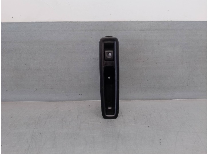 Replacement rear left window lift switch for Dacia Sandero III 1.0 TCe 90 OEM IAM reference 829600971R 