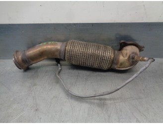 Recambio de tubo escape delantero para mercedes-benz clase gla (w156) 2.1 cdi cat referencia OEM IAM A2464901510 A2464901510 677