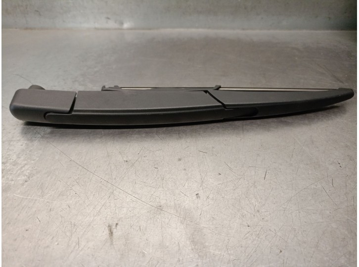 Replacement rear wiper arm for Renault Captur II OEM IAM reference 287804107R 