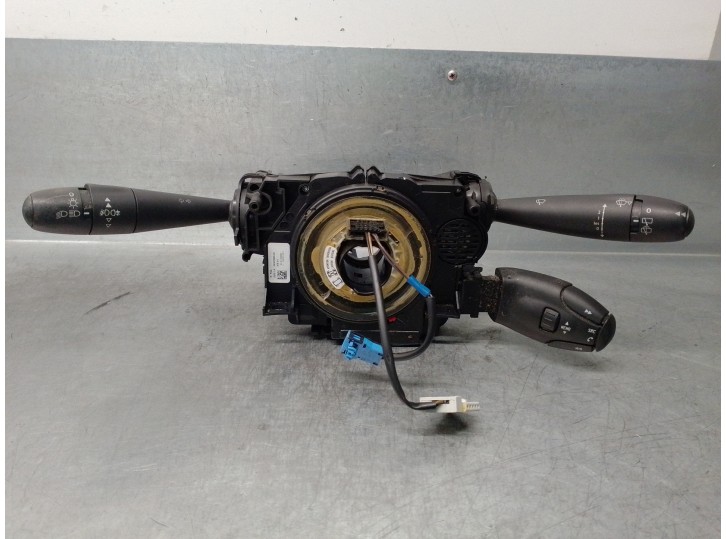 Recambio de kit embrague para peugeot 407 st confort pack referencia OEM IAM 2052N1 124041110 LUK