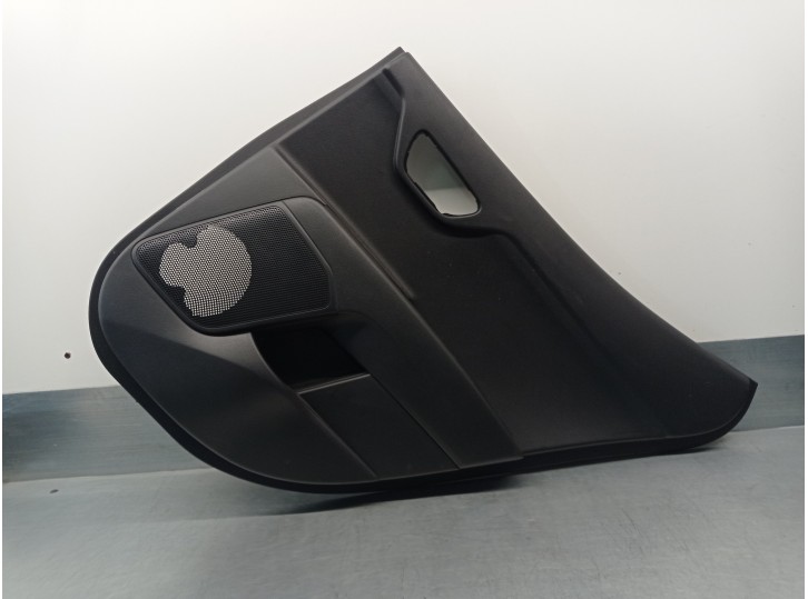 Recambio de guarnecido puerta trasera derecha para kia stonic (yb) 1.0 t-gdi referencia OEM IAM 83302H8510WK  