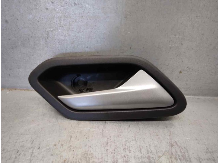 Replacement front right interior door handle for Dacia Sandero III 1.0 TCe 90 OEM IAM reference 826727800R 5 DOORS