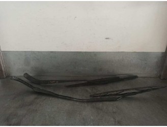 Recambio de brazo limpia delantero derecho para renault megane ii classic berlina 1.9 dci diesel referencia OEM IAM 